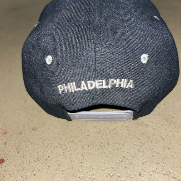 ROCKY - Picture 3 of 3